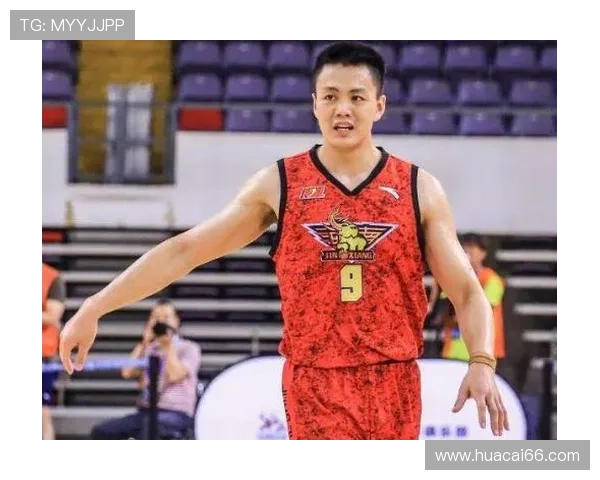 杨瀚森首轮第16顺位被选中 成为NBA选秀大会中国新星 杨瀚森首轮第16顺位被选中 成为NBA选秀大会中国新星